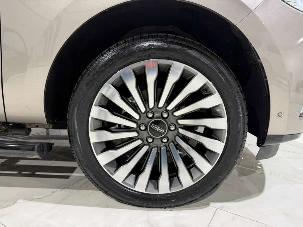 2019 Lincoln Navigator Image 25