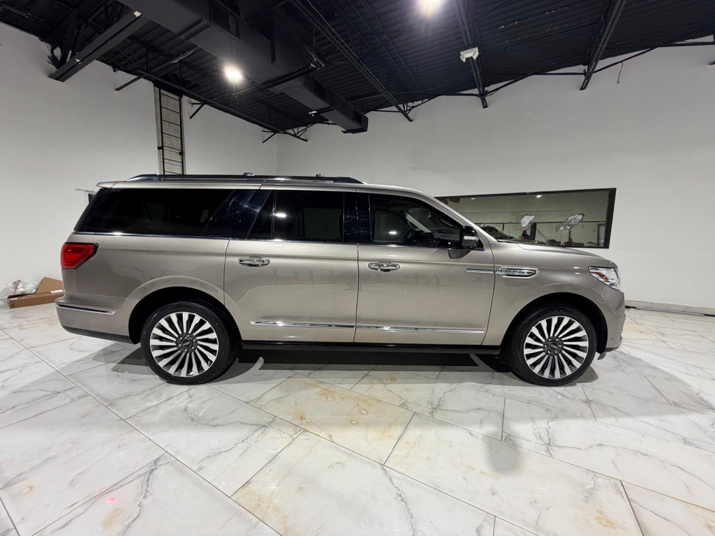 2019 Lincoln Navigator Image 26