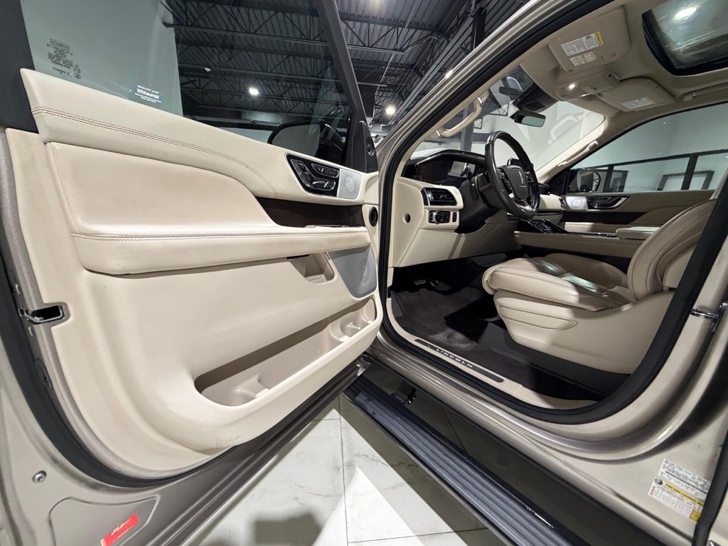 2019 Lincoln Navigator Image 44