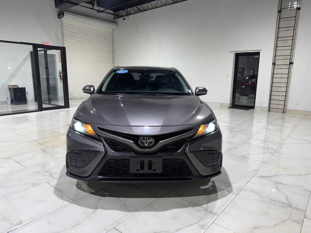 2021 Toyota Camry Image 2