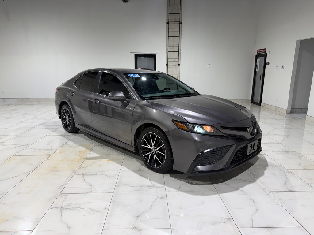 2021 Toyota Camry Image 3