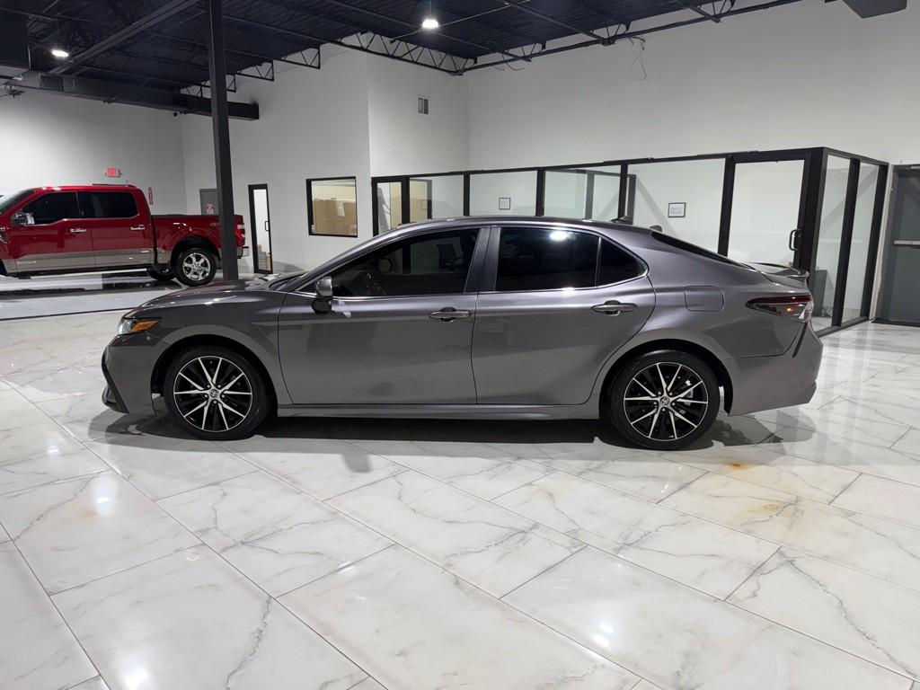 2021 Toyota Camry Image 9