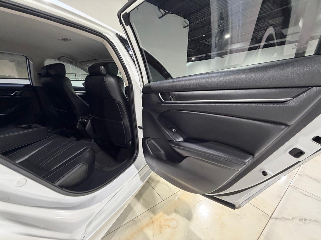 2021 Honda Accord Image 17
