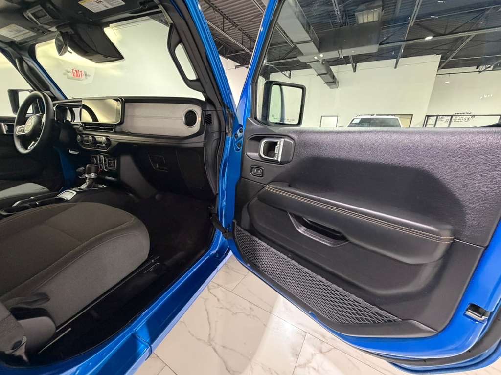 2025 Jeep Wrangler Image 15