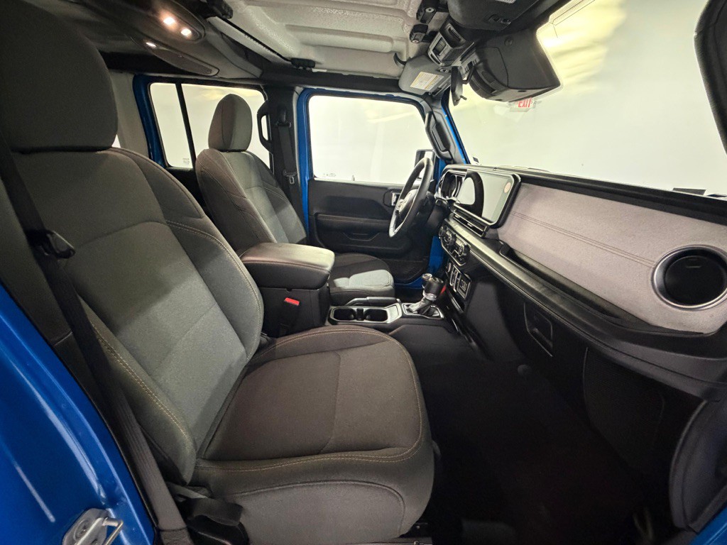 2025 Jeep Wrangler Image 25