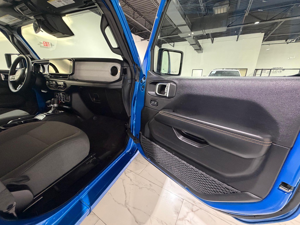 2025 Jeep Wrangler Image 28