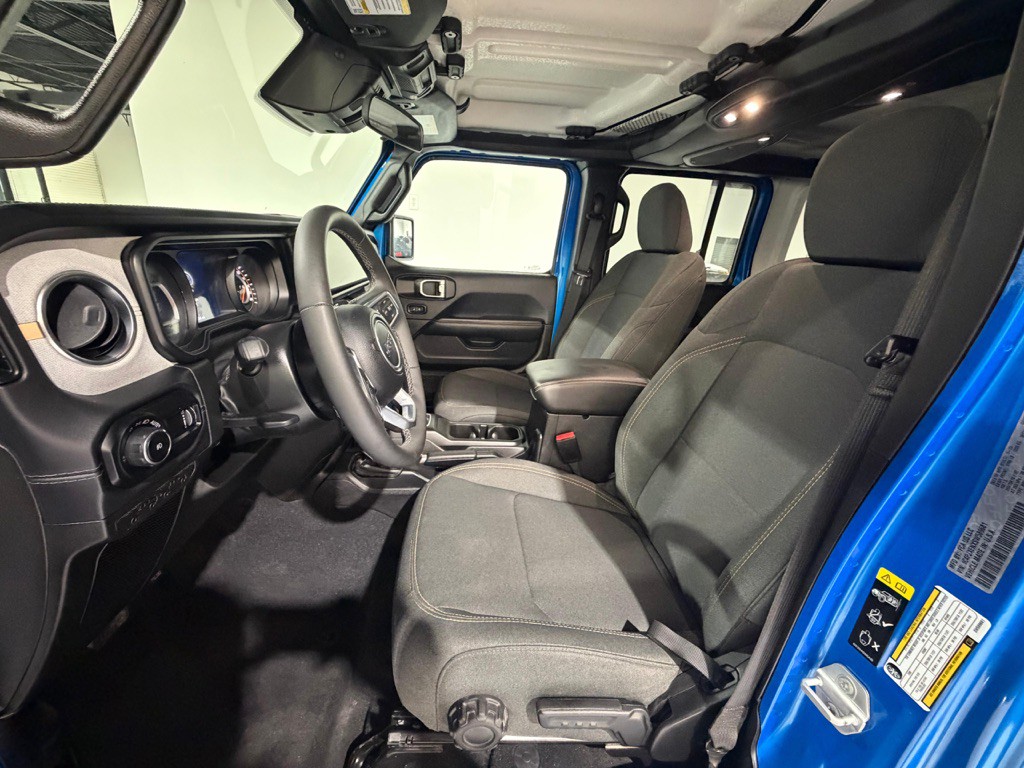 2025 Jeep Wrangler Image 30