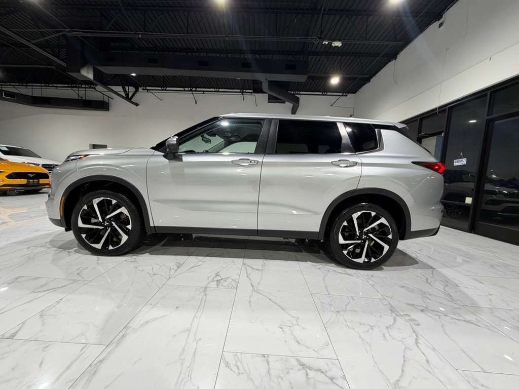 2024 Mitsubishi Outlander Image 4