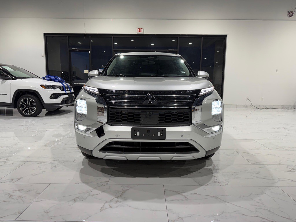 2024 Mitsubishi Outlander Image 11