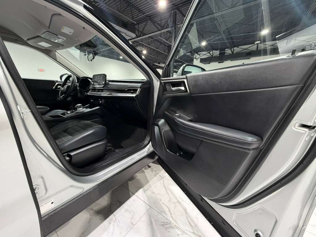 2024 Mitsubishi Outlander Image 20