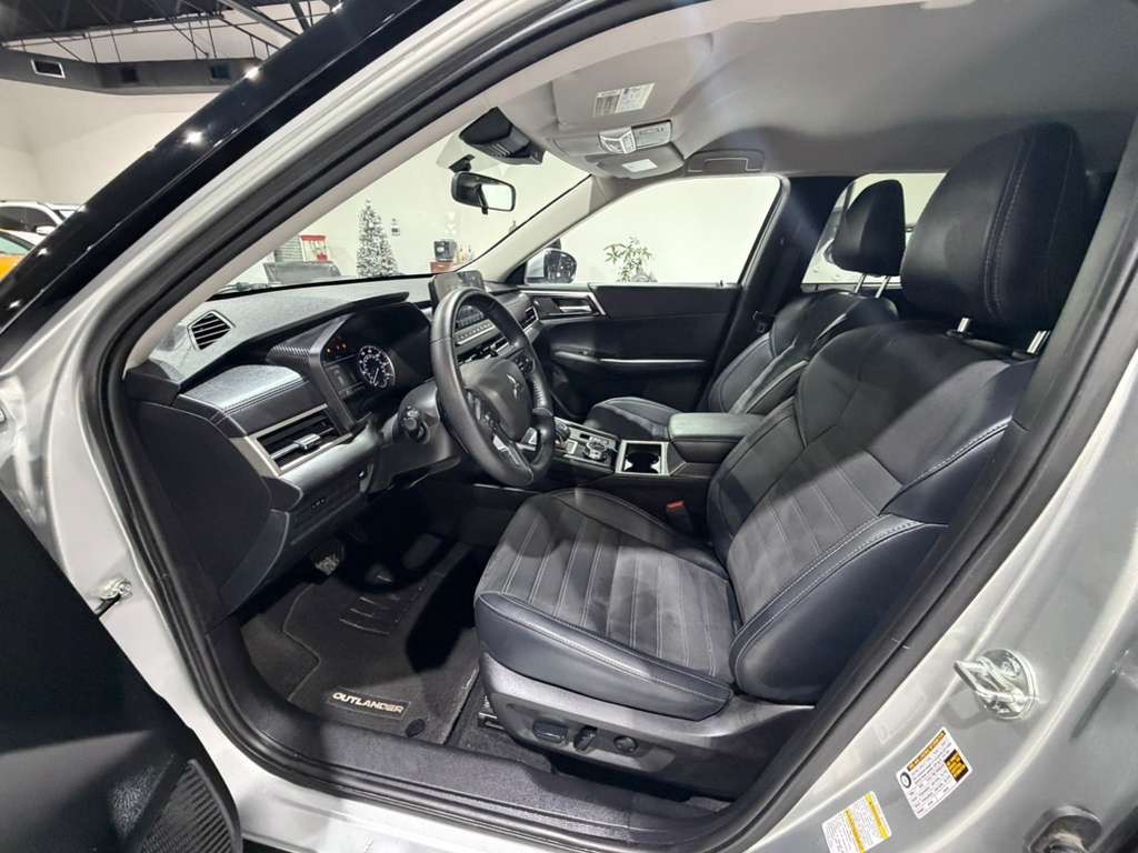 2024 Mitsubishi Outlander Image 24
