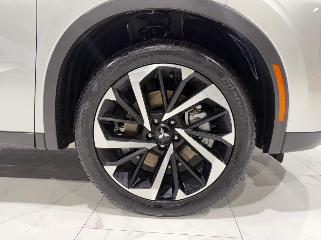 2024 Mitsubishi Outlander Image 33