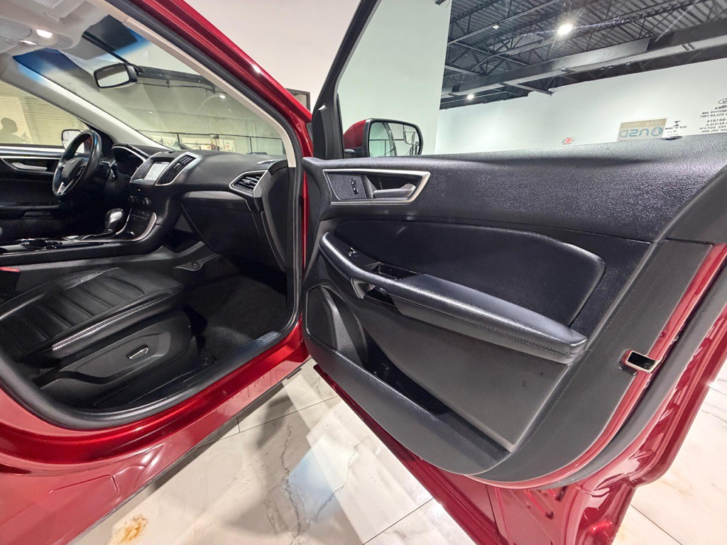 2018 Ford Edge Image 12