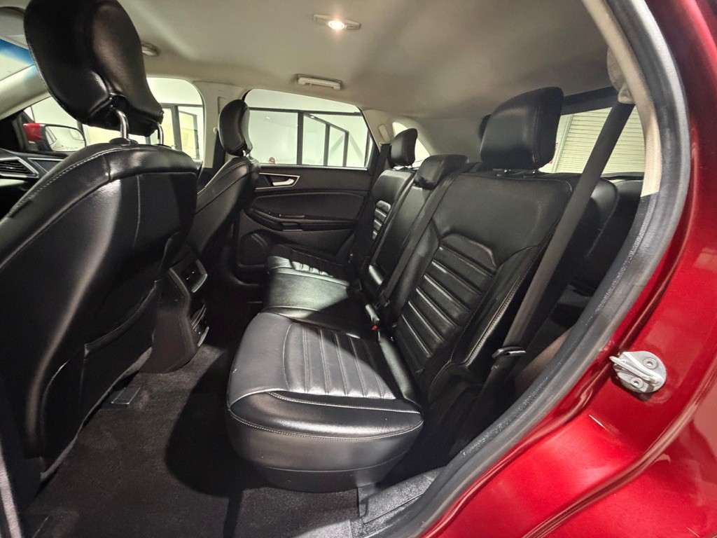 2018 Ford Edge Image 16