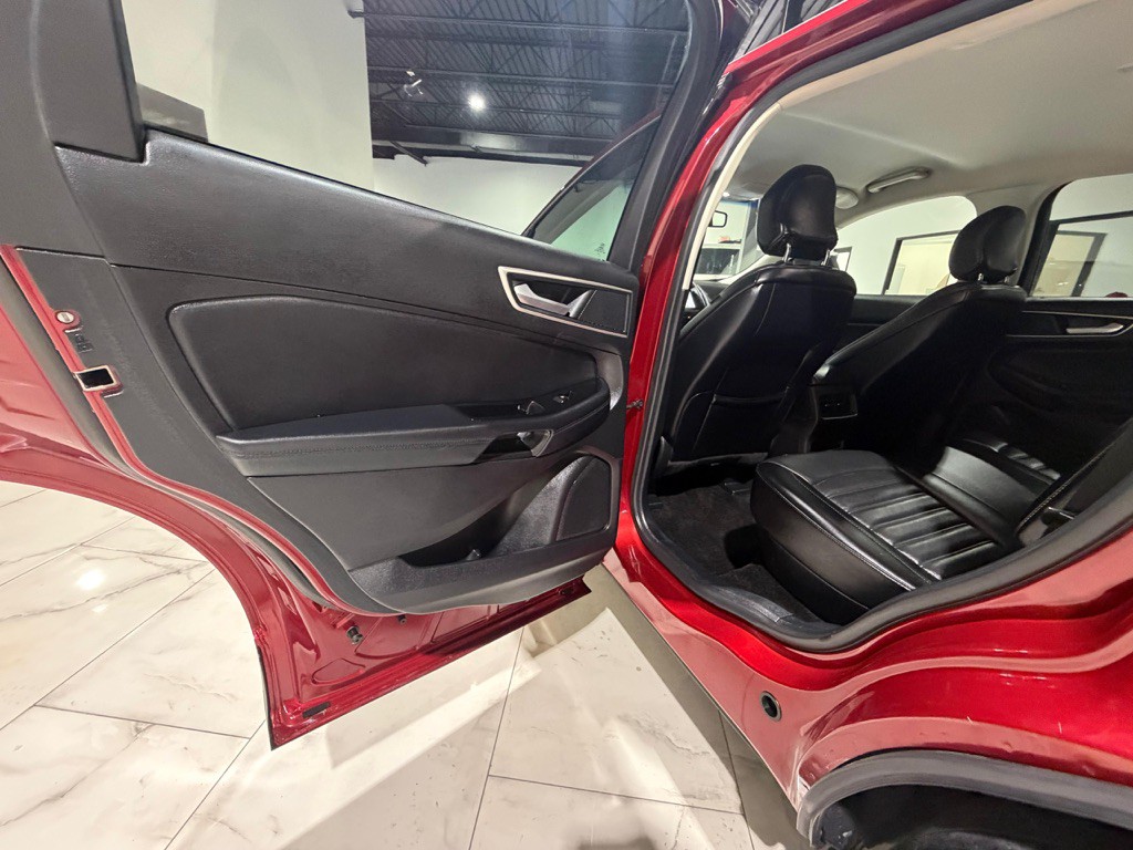 2018 Ford Edge Image 17