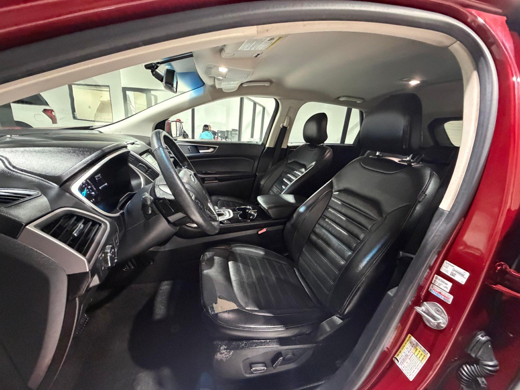 2018 Ford Edge Image 18