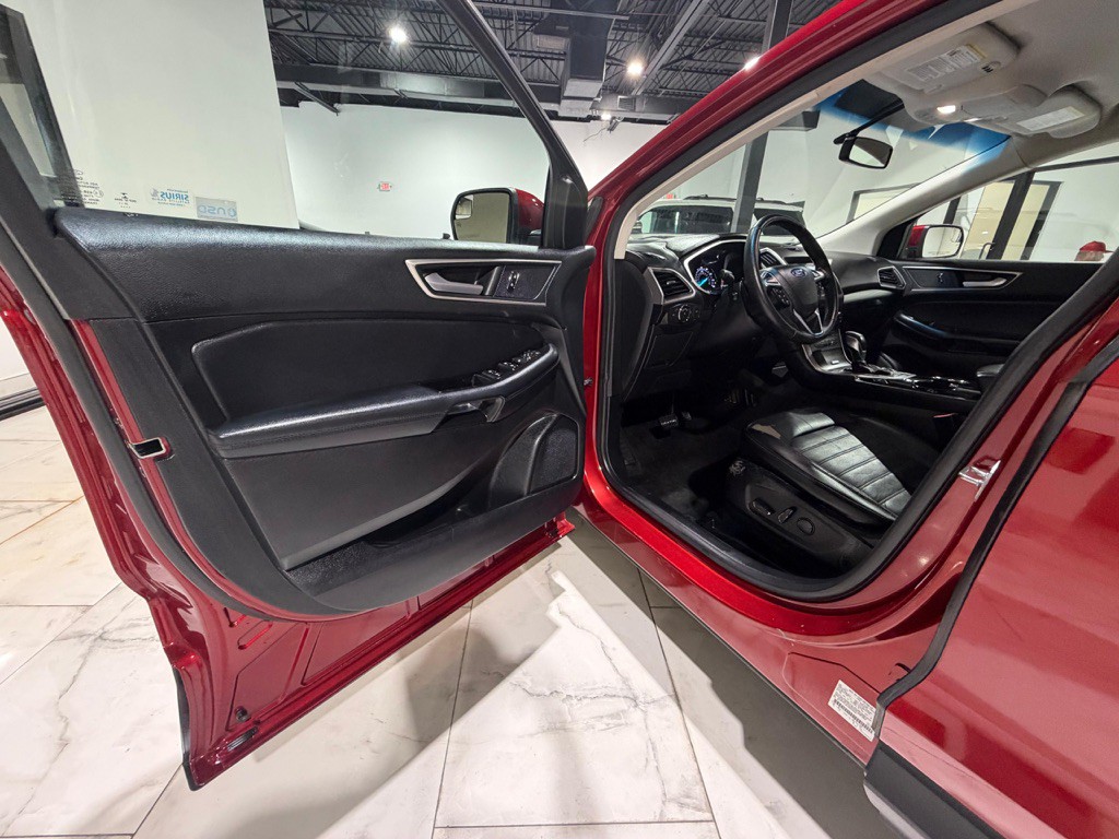 2018 Ford Edge Image 19