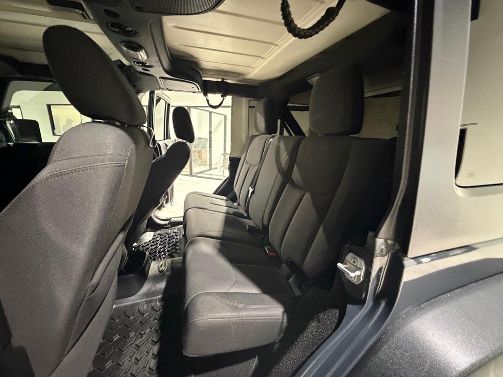 2016 Jeep Wrangler Unlimited Image 14