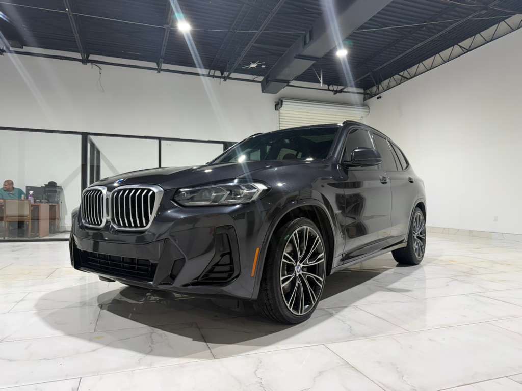 2022 BMW X3 Image 1