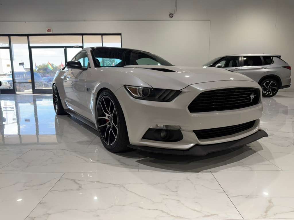 2017 Ford Mustang Image 3