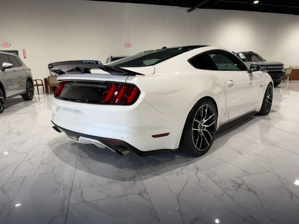 2017 Ford Mustang Image 6