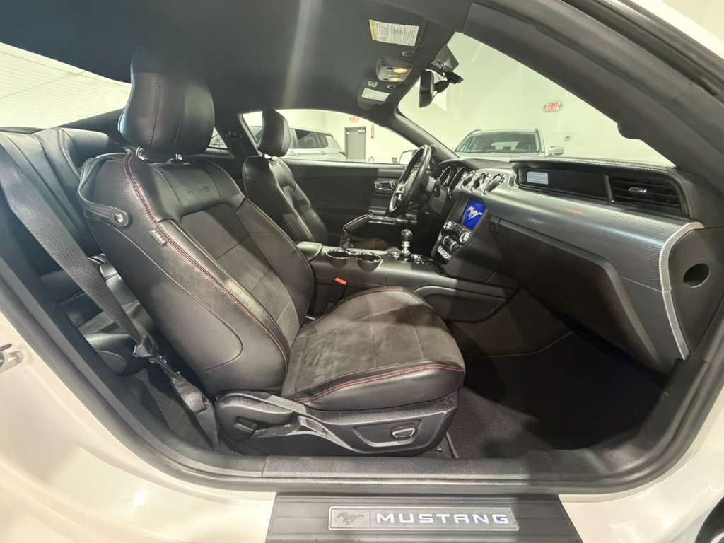 2017 Ford Mustang Image 16