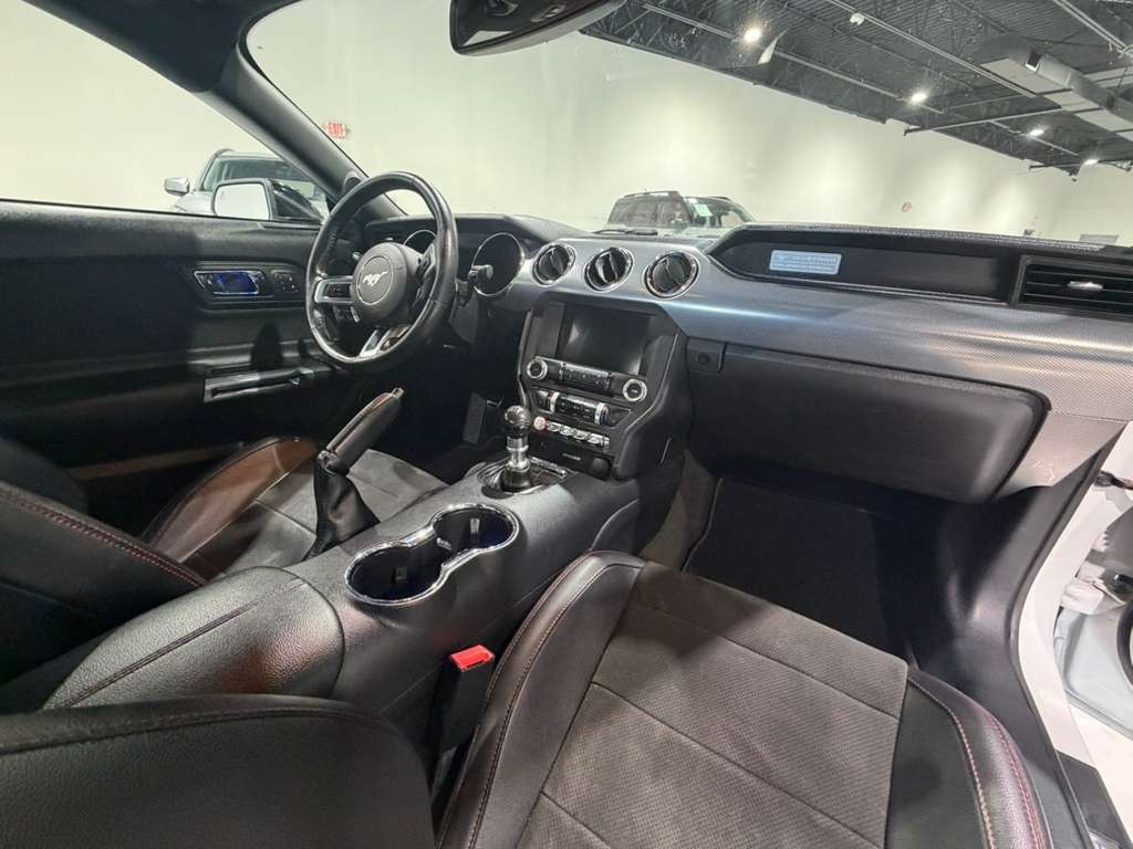 2017 Ford Mustang Image 20