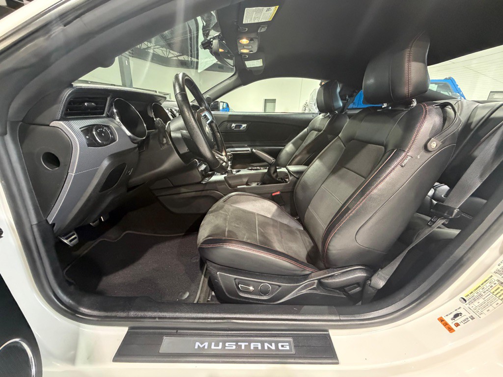 2017 Ford Mustang Image 22