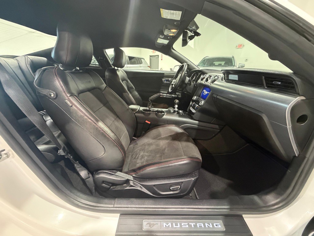 2017 Ford Mustang Image 26