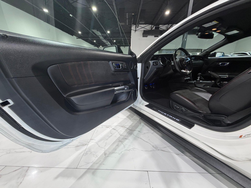 2017 Ford Mustang Image 29