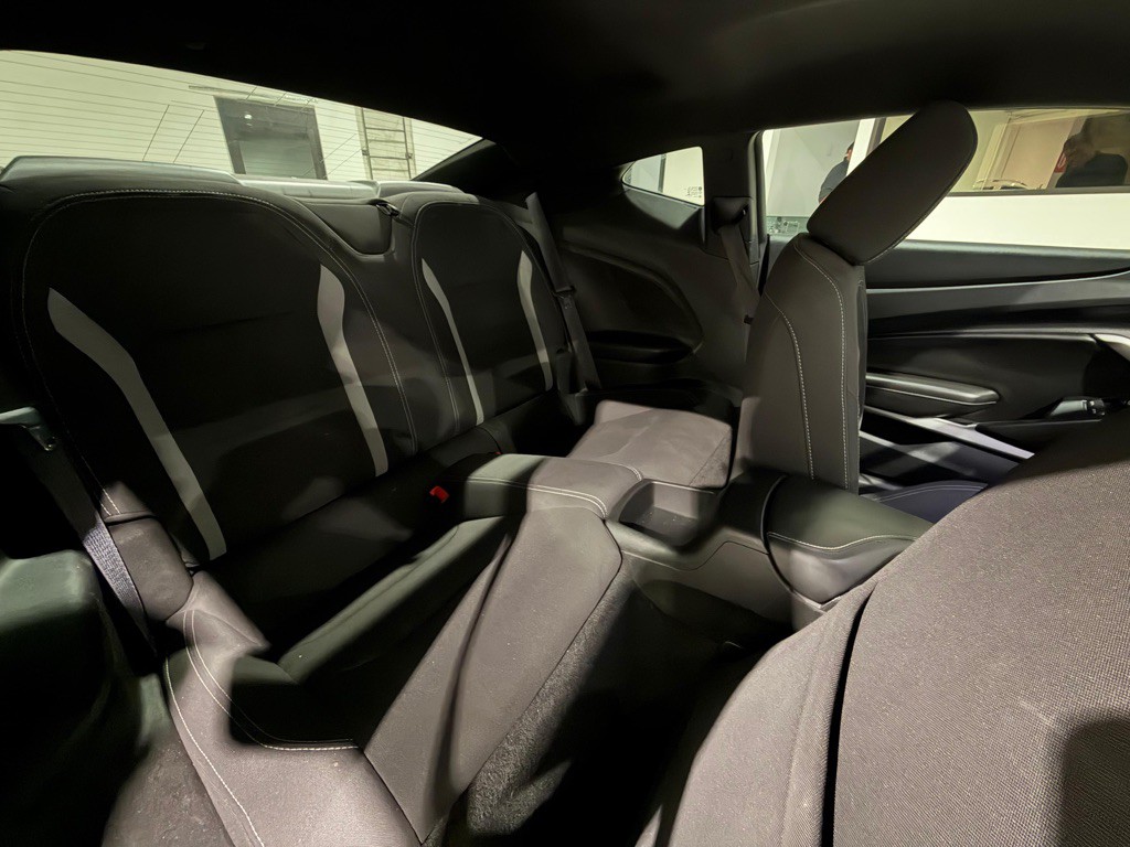 2018 Chevrolet Camaro Image 15