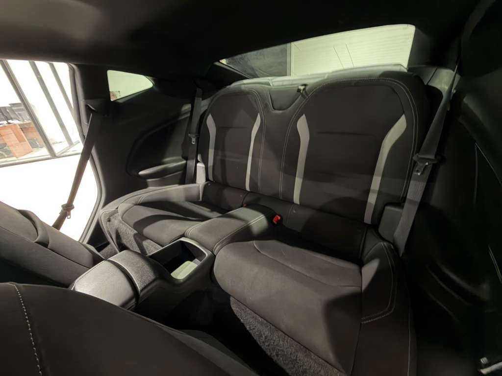 2018 Chevrolet Camaro Image 22