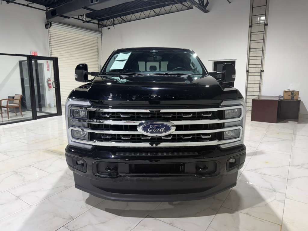 2023 Ford F-250 Image 2