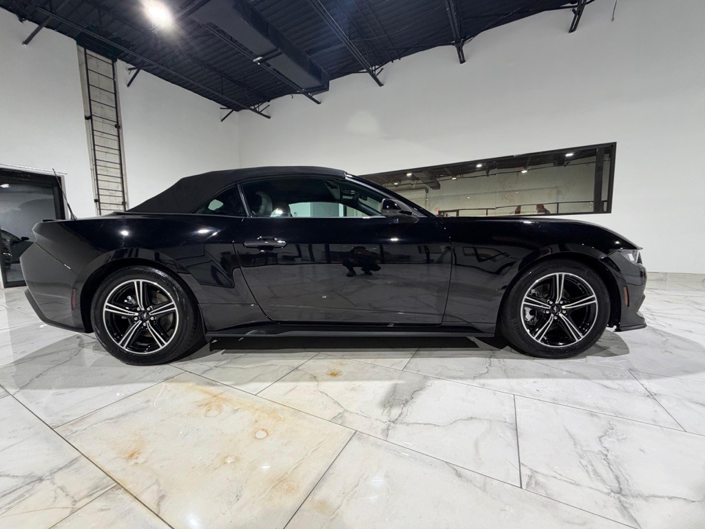 2024 Ford Mustang Image 13