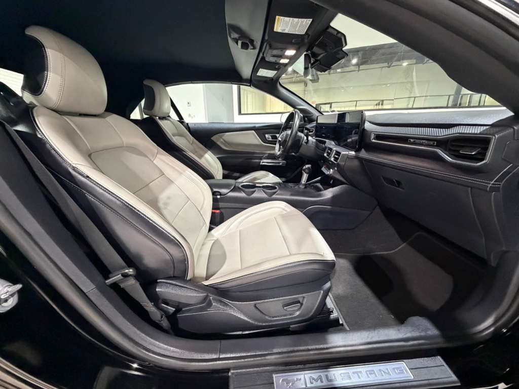 2024 Ford Mustang Image 16