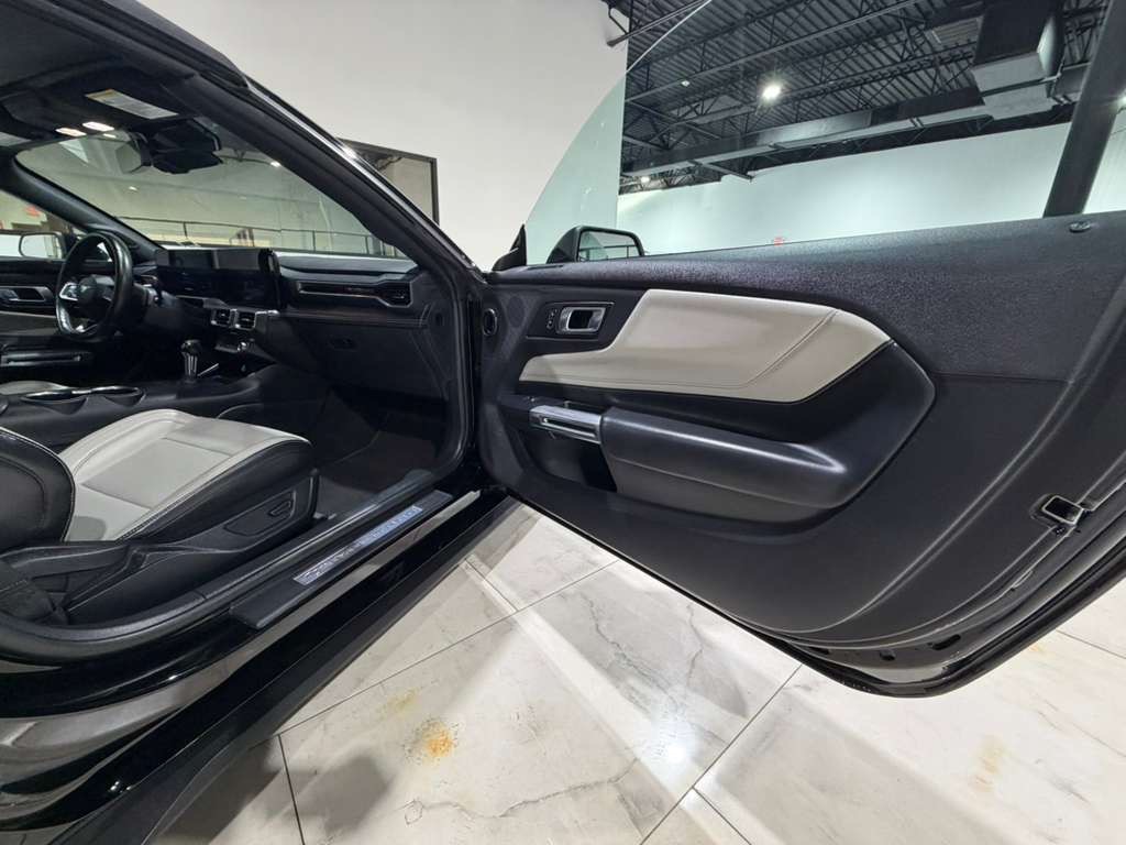 2024 Ford Mustang Image 17