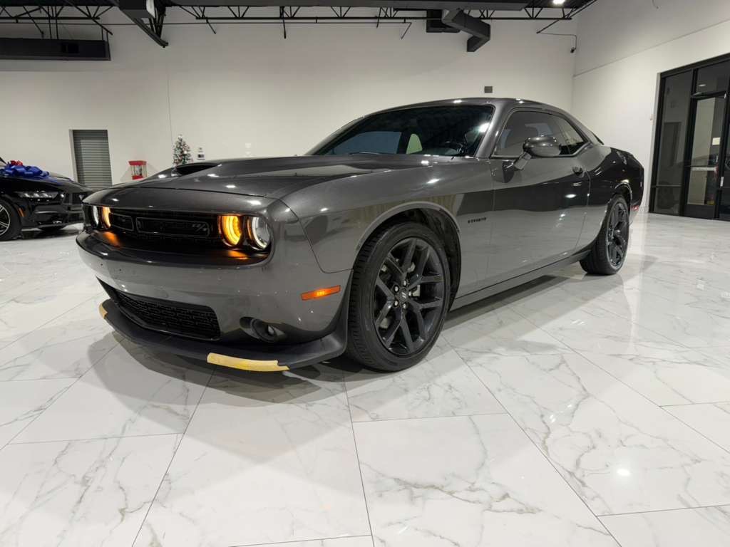 2022 Dodge Challenger Image 1