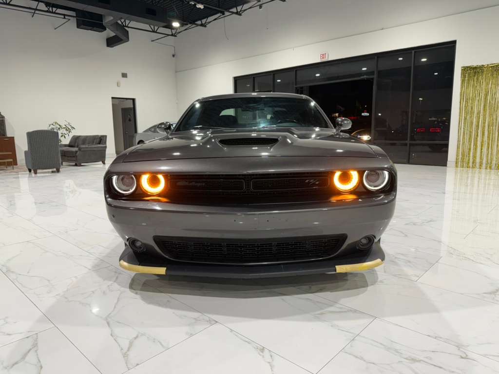 2022 Dodge Challenger Image 2