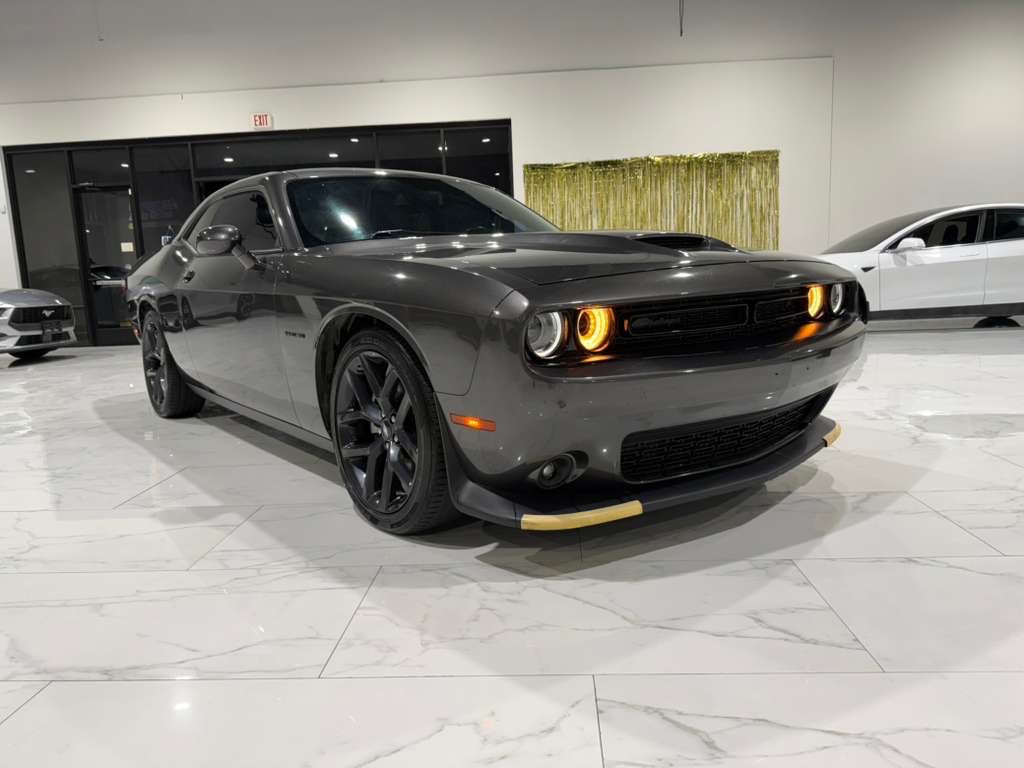 2022 Dodge Challenger Image 3