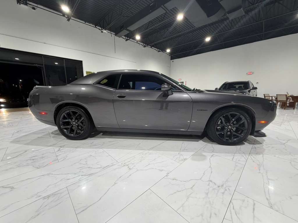 2022 Dodge Challenger Image 4