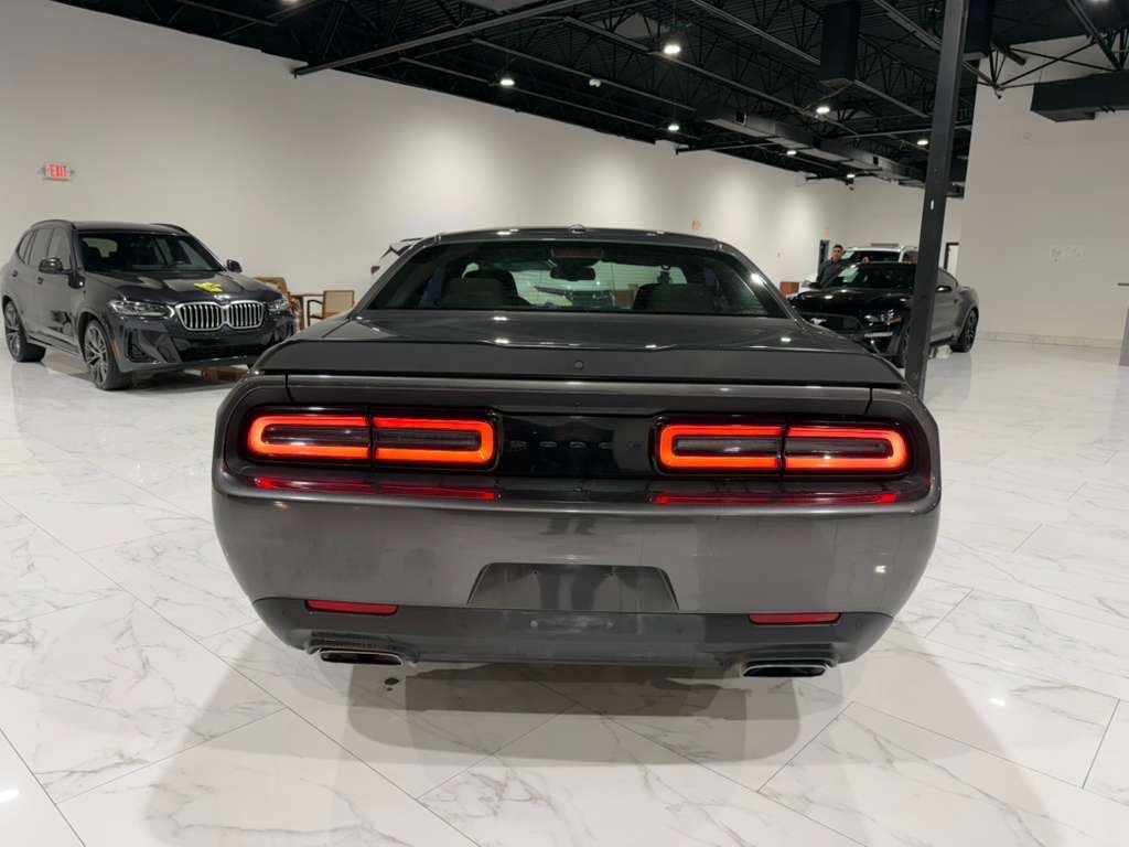 2022 Dodge Challenger Image 7