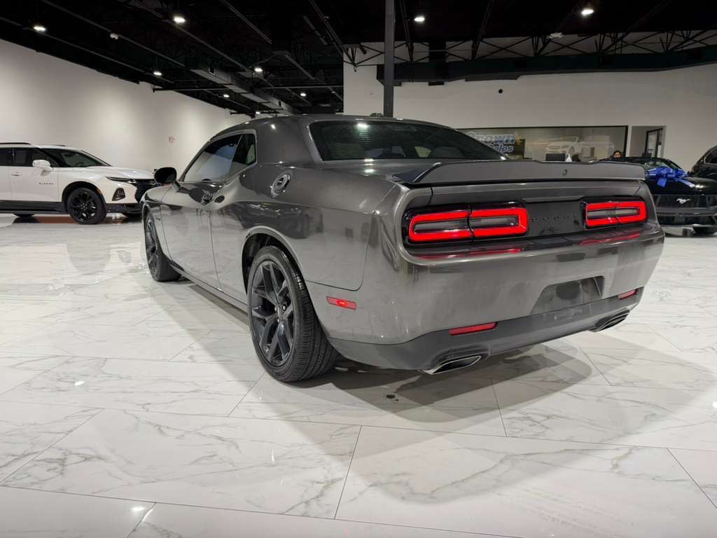2022 Dodge Challenger Image 8