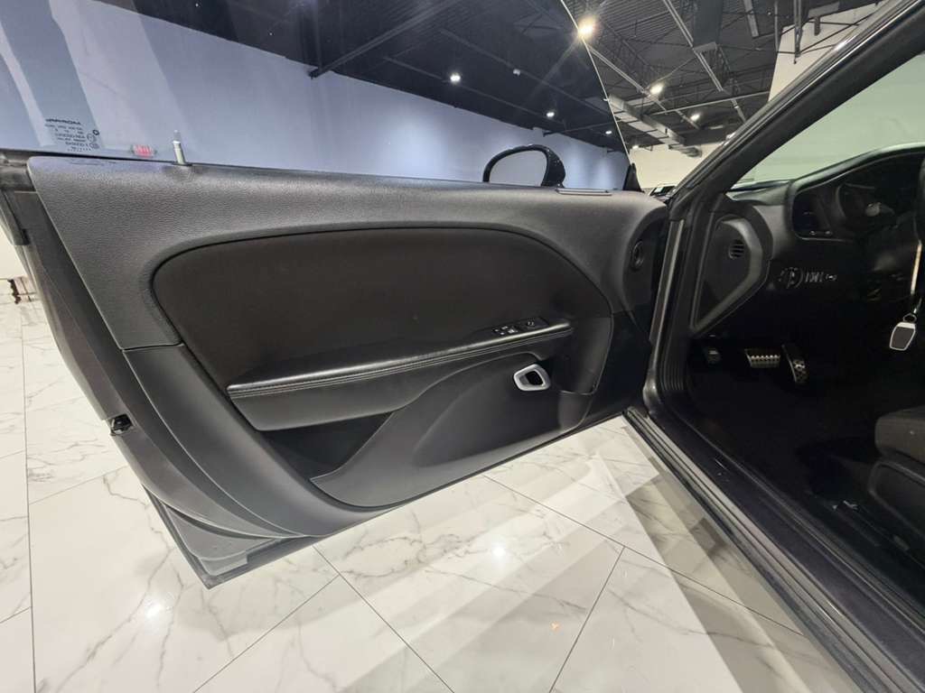 2022 Dodge Challenger Image 13