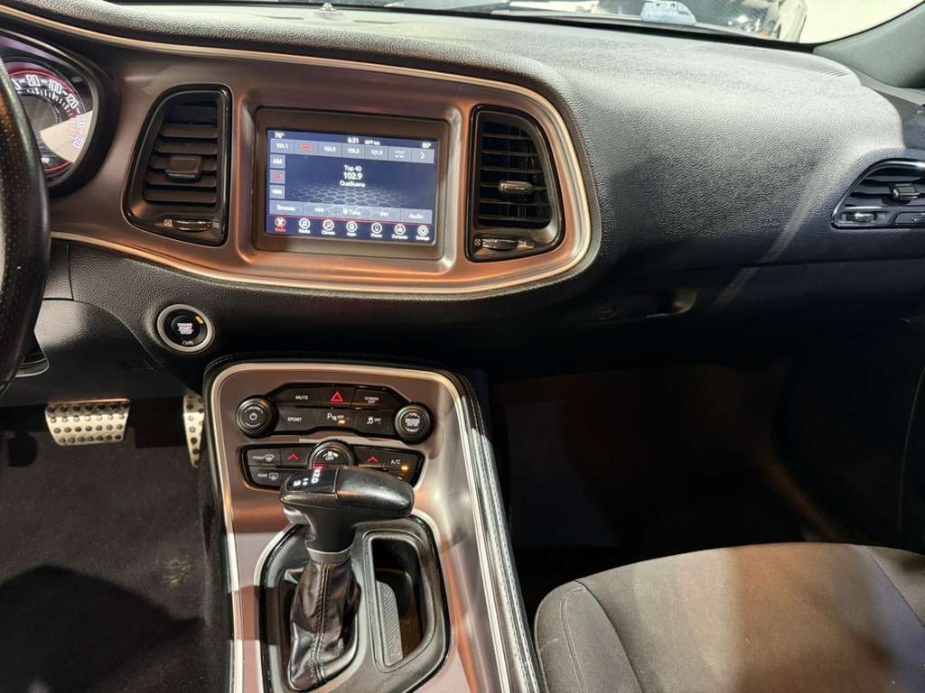 2022 Dodge Challenger Image 16