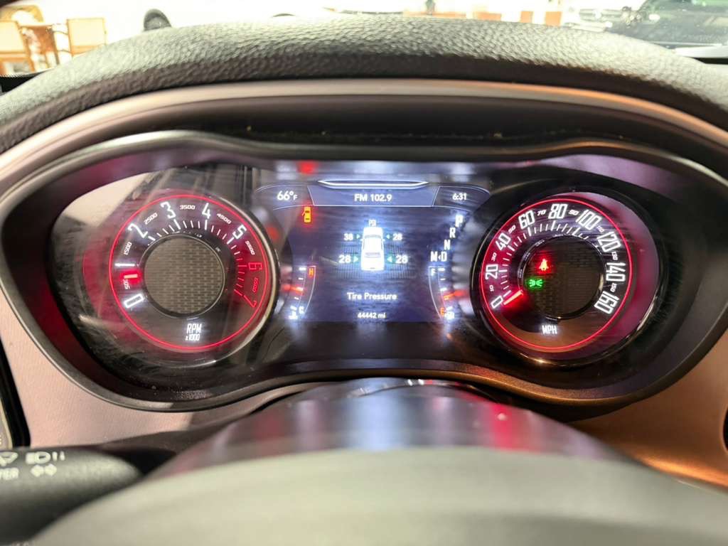 2022 Dodge Challenger Image 18