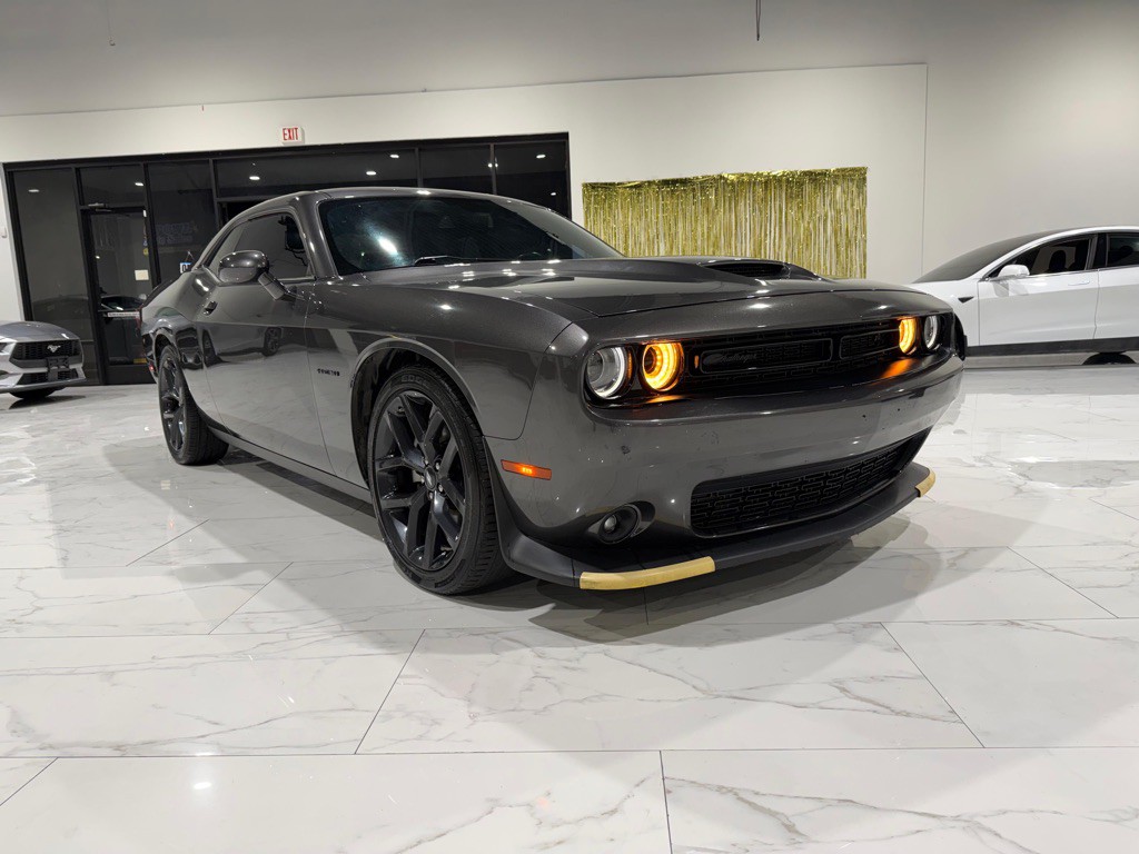 2022 Dodge Challenger Image 25