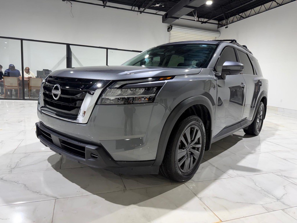 2022 Nissan Pathfinder Image 1