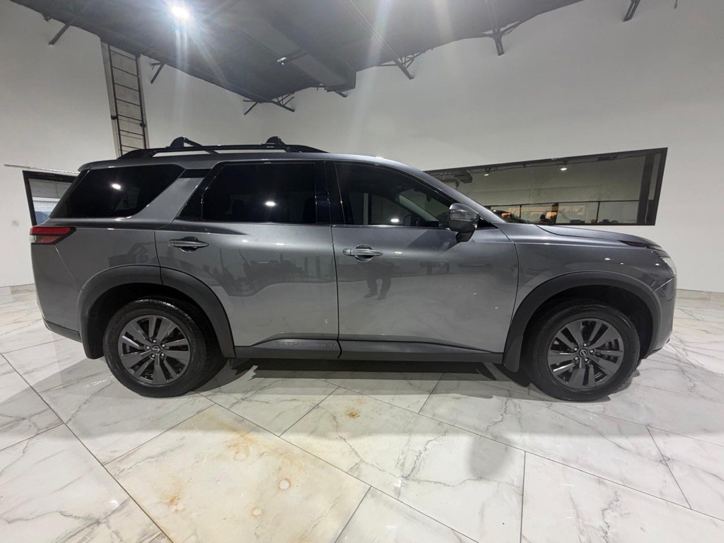 2022 Nissan Pathfinder Image 5