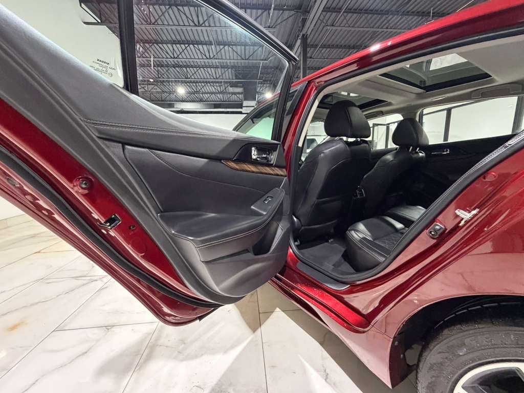 2017 Nissan Maxima Image 16