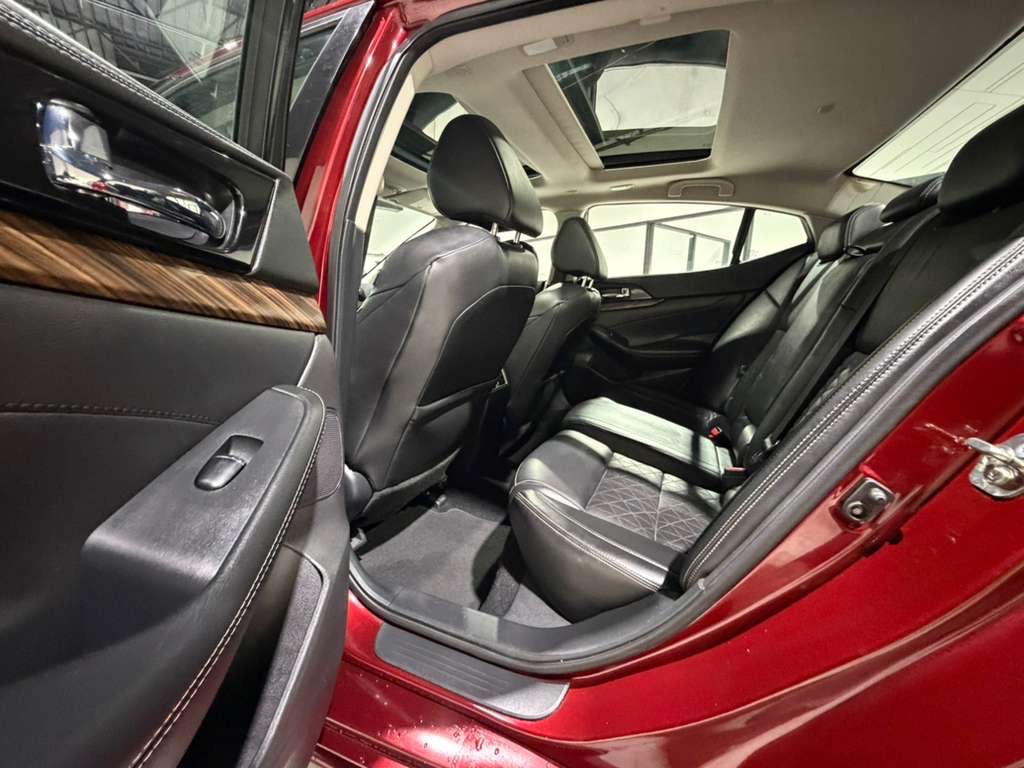 2017 Nissan Maxima Image 17